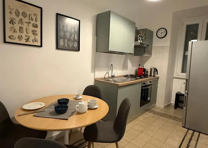 Pietra Apartment,Colosseo
